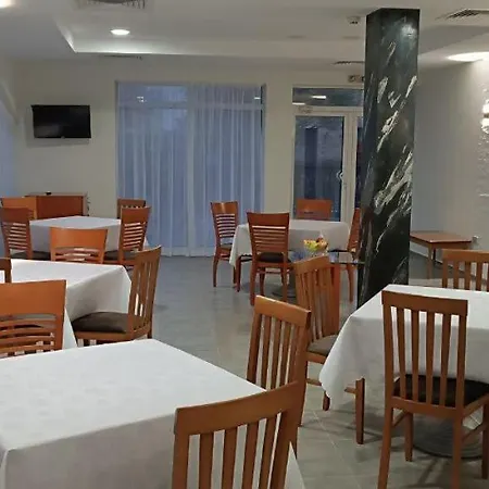 Yo 酒店 圣君士坦丁和海伦那