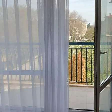 йо Хотел