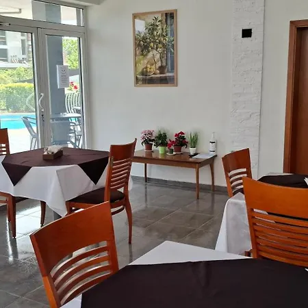 Yo Hotel Saints Constantine and Helena